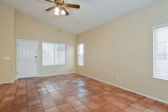 9164 E Sugar Sumac St in Tucson, AZ - Foto de edificio - Building Photo