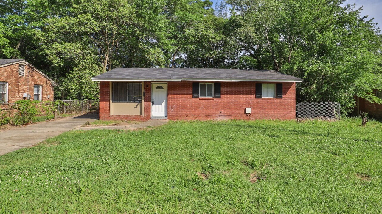 1052 Enoch Dr in Columbus, GA - Building Photo
