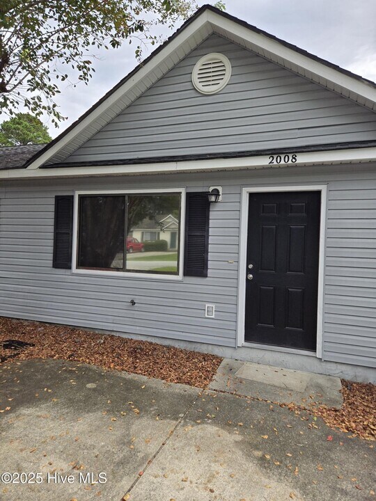 2008 Countrywood Dr in Jacksonville, NC - Building Photo