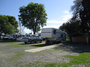 Falling Rocks RV Park in Oroville, CA - Building Photo - Other