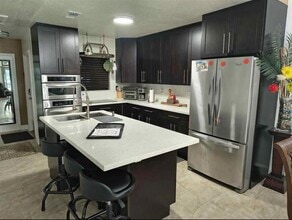 5741 SW 24th Ave in Fort Lauderdale, FL - Building Photo - Building Photo