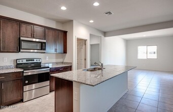 18150 N Desert Willow Dr in Maricopa, AZ - Foto de edificio - Building Photo