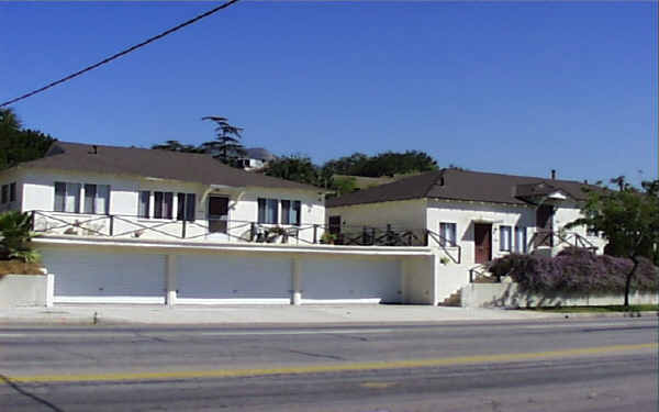 1000 N Glenoaks Ave in Burbank, CA - Foto de edificio - Building Photo