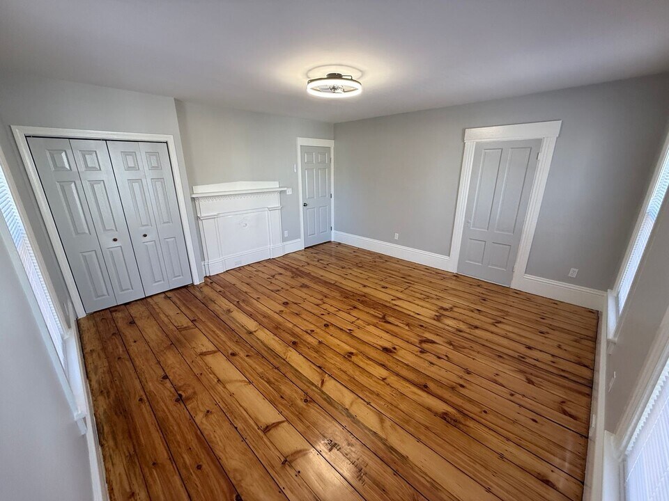 319 Cedar St in Manchester, NH - Building Photo