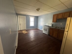 120 N Main St in Oneida, NY - Building Photo - Building Photo