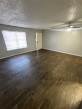 5220 Weber Rd in Corpus Christi, TX - Building Photo - Building Photo