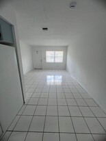 5310 NW 22nd St in Lauderhill, FL - Building Photo