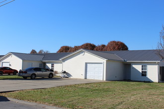 Britthaven Apartments in Glasgow, KY - Building Photo - Other