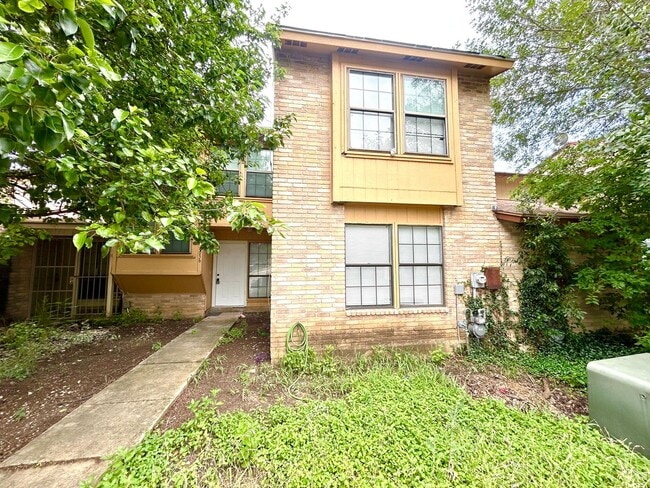 8036 Winsford Dr