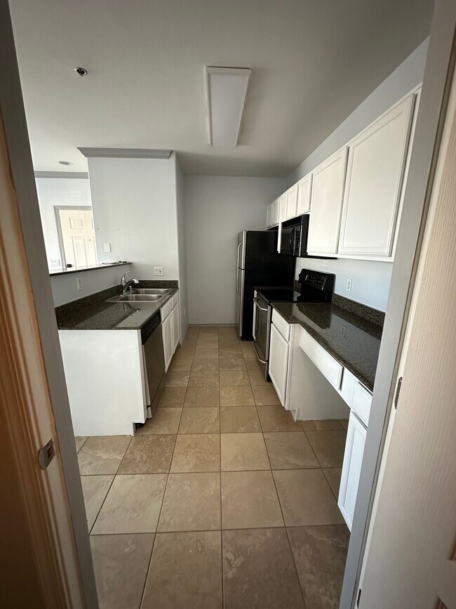 2134 E Broadway Rd, Unit 1034 in Tempe, AZ - Foto de edificio - Building Photo