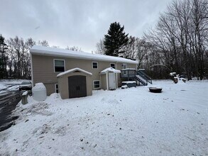 240 Leda Ave in Manchester, NH - Building Photo - Building Photo