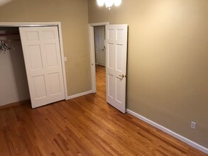 24 Henderson St, Unit 1 in Arlington, MA - Foto de edificio - Building Photo