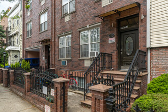 222 Eckford St in Brooklyn, NY - Building Photo - Building Photo