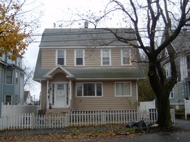 100 Monroe St in Bridgeport, CT - Building Photo