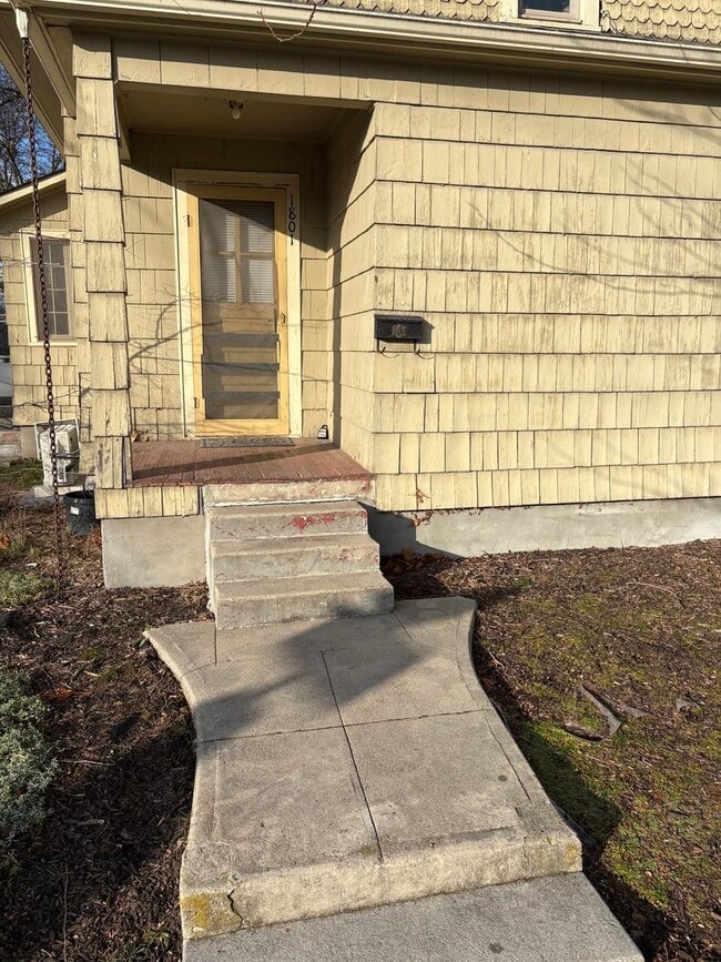 property at 1100 W Ridenbaugh St