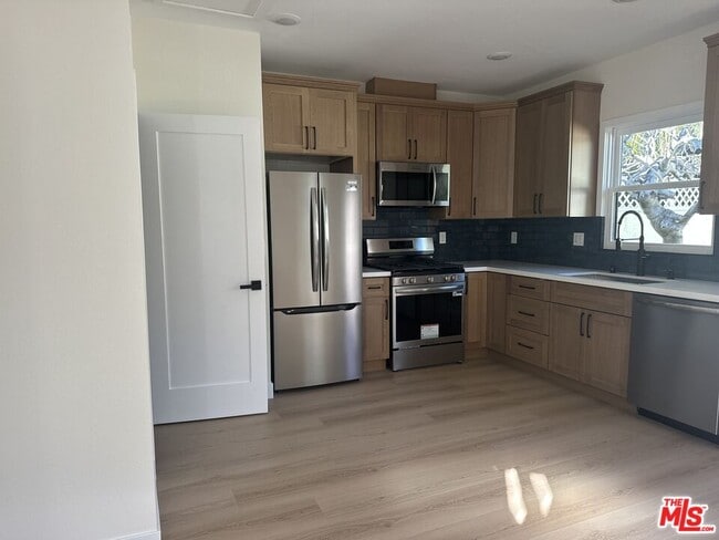 1749 Virginia Rd in Los Angeles, CA - Building Photo - Building Photo