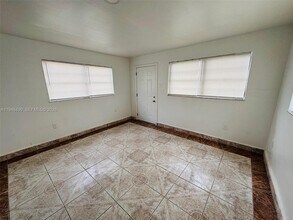 1210 Fisherman St in Opa Locka, FL - Building Photo - Building Photo