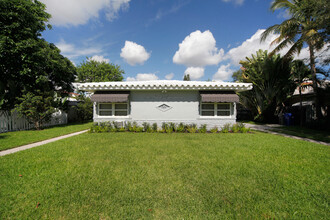 741 NE 16th Ave in Fort Lauderdale, FL - Building Photo - Building Photo