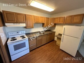 2104 3rd Ave SE-Unit -4 in Aberdeen, SD - Building Photo - Building Photo