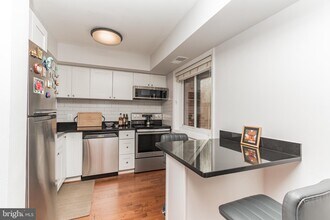 3342 S 28th St-Unit -404 in Alexandria, VA - Building Photo - Building Photo