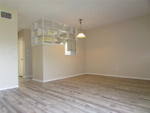 2391 Sumatran Way in Clearwater, FL - Building Photo - Building Photo