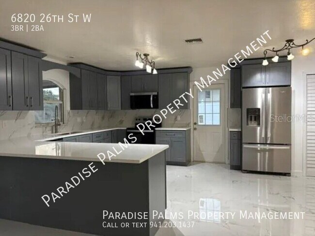 6820 26th St W in Bradenton, FL - Foto de edificio - Building Photo
