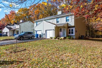 536 Elsie Ave in South Plainfield, NJ - Building Photo - Building Photo