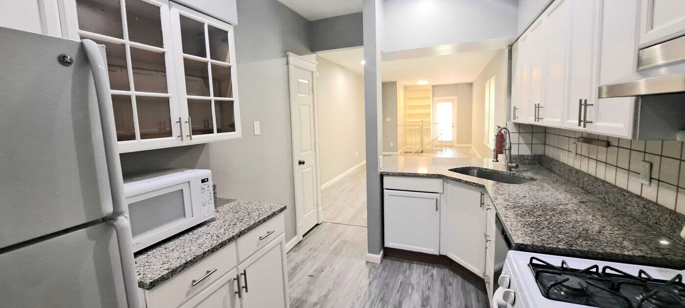5837 Nina Pl in St. Louis, MO - Building Photo