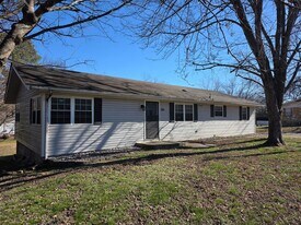 385 S 17th St in Batesville, AR - Building Photo