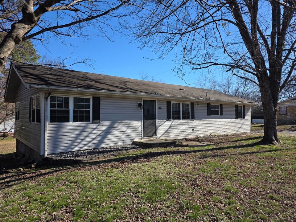 385 S 17th St in Batesville, AR - Building Photo