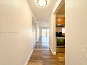 5231 Geneva Ct in Doral, FL - Building Photo - Building Photo