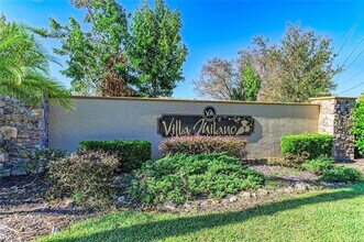 2084 La Palma Ave in Port Charlotte, FL - Foto de edificio - Building Photo