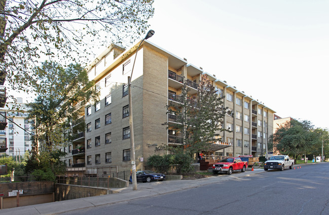 Terrace Gardens in Toronto, ON - Building Photo - Building Photo