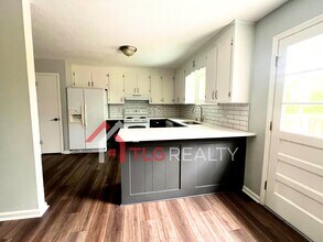 609 Catawba Cir N in Matthews, NC - Building Photo - Building Photo