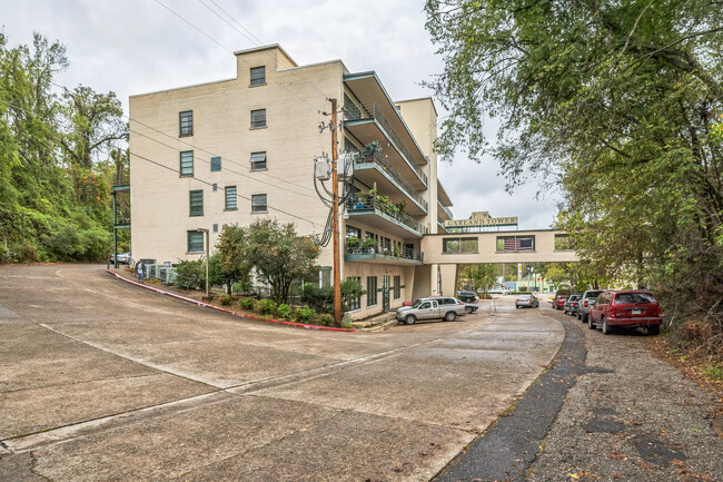 Garland Towers in Hot Springs, AR - Foto de edificio - Building Photo