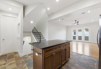 2028 Tuam St in Houston, TX - Foto de edificio - Building Photo