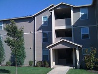 Cascade Meadow in Woodburn, OR - Building Photo - Building Photo