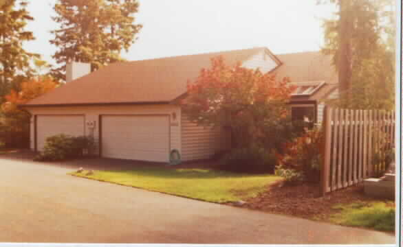 9012-9014 34th St W in University Place, WA - Building Photo