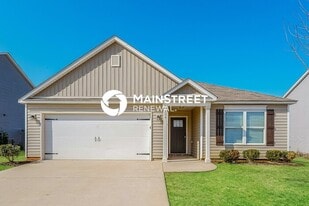 204 Leonards Ct in Calera, AL - Building Photo