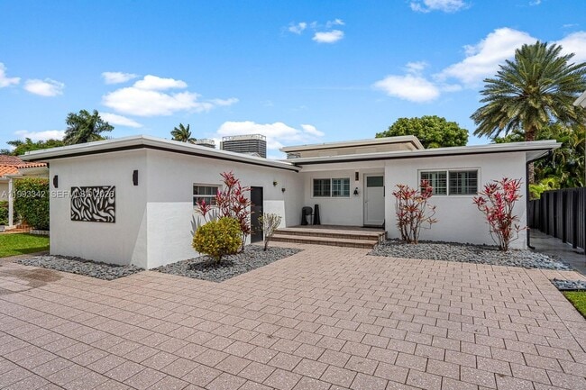 property at 9517 Bay Dr