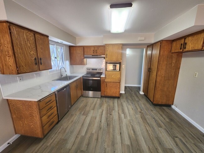 1528 Lucerne Ave in Gustine, CA - Building Photo - Building Photo