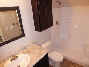 431 Manzanita Ln in Redding, CA - Building Photo - Building Photo