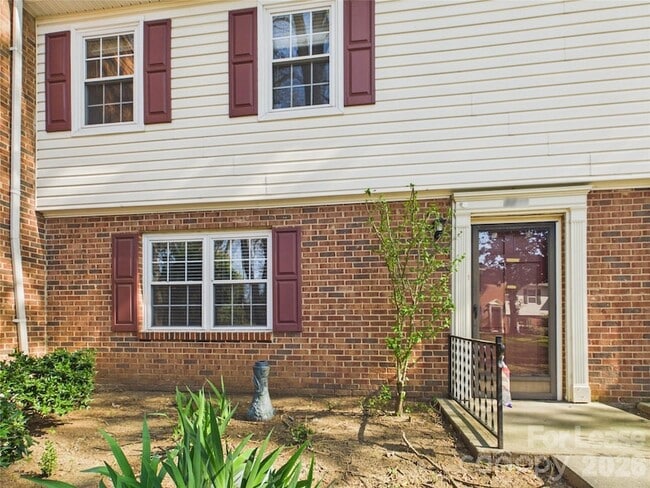 property at 8811 Hunter Ridge Dr