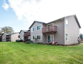 Rivercrest Apartments in Sheridan, OR - Building Photo - Interior Photo