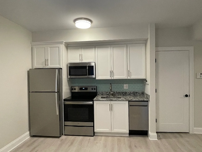 5127 Bradley Blvd in Chevy Chase, MD - Building Photo - Building Photo