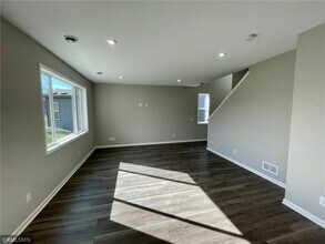 9955 Bluebird St NW in Coon Rapids, MN - Building Photo - Building Photo