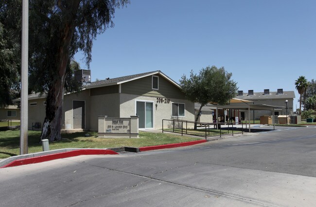 Sunset West Apartments in Blythe, CA - Building Photo - Building Photo