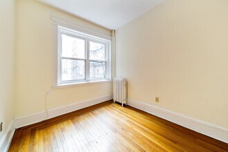 137 Peterborough St, Unit #2 in Boston, MA - Foto de edificio - Building Photo