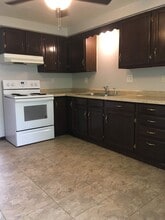 803 W Van Buren St, Unit 803 in Janesville, WI - Foto de edificio - Building Photo