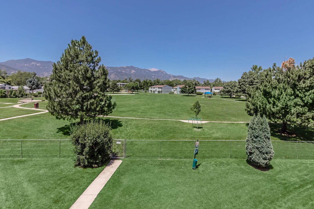 Pebble Creek in Colorado Springs, CO - Building Photo